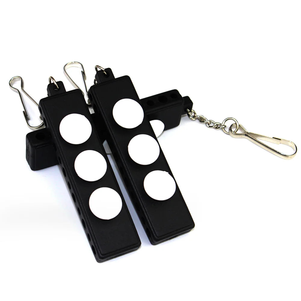 1Set  Portable Plastic Golf Tee Holder Carrier With 12 Golf Tees And 3 Plastic Ball Markers with Keychain Golf Accessorie