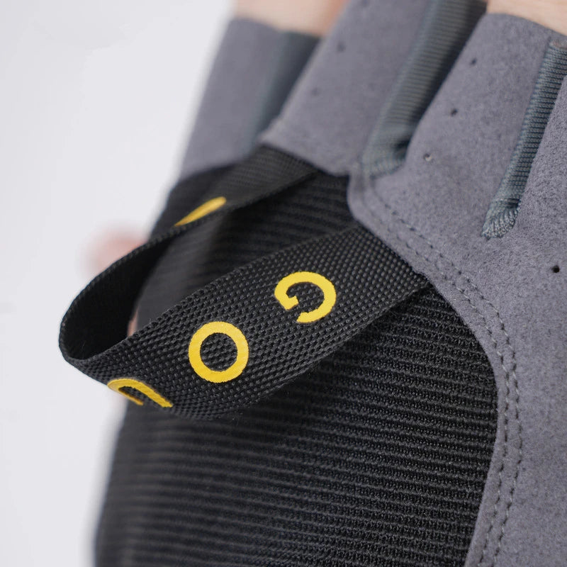 Fitness Gloves for Men and Women Pull Up Bar Mountain Climbing Weight Training Enhanced Grip Palm Protection Breathable Comfort