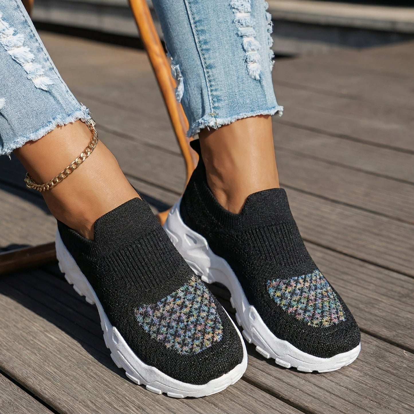 Women's sports shoes, comfortable and lightweight designed for daily casual wear fabric suitable for spring leisure
